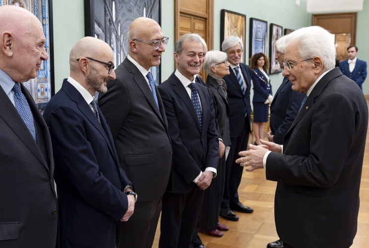 Il Presidente Sergio Mattarella con  Carlo Nordio, Ministro della giustizia, Fabio Pinelli, Vice Presidente del Consiglio Superiore della Magistratura; Pasquale D'Ascola, Primo Presidente della Corte Supremadi Cassazione, Pietro Gaeta, Procuratore generale presso la Corte Suprema di Cassazione, in occasione dell'incontro con i Magistrati ordinari in tirocinio nominati con D.M. 4 aprile 2025
