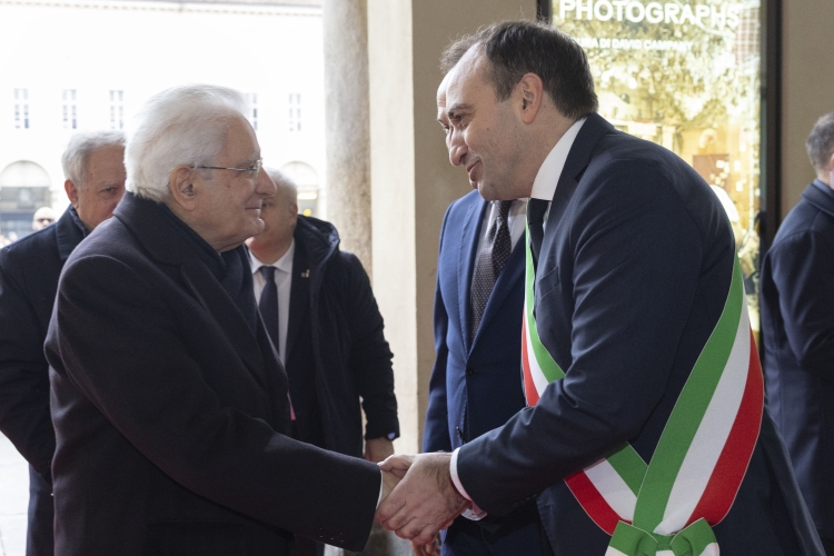 Il Presidente della Repubblica Sergio Mattarella con Stefano Lo Russo, Sindaco di Torino, in occasione della cerimonia per il 430° anniversario della Fondazione Ufficio Pio e della Compagnia di San Paolo 
