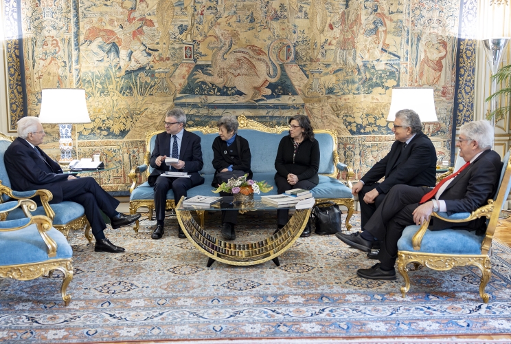 Il Presidente della Repubblica, Sergio Mattarella, nel corso dell'incontro con una  delegazione del Centro di Ricerca Guido Dorso