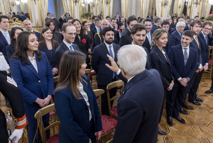 Il Presidente Sergio Mattarella al termine dell'incontro con i vincitori del concorso per Segretari di Legazione – Corso “Boris Biancheri Chiappori”
