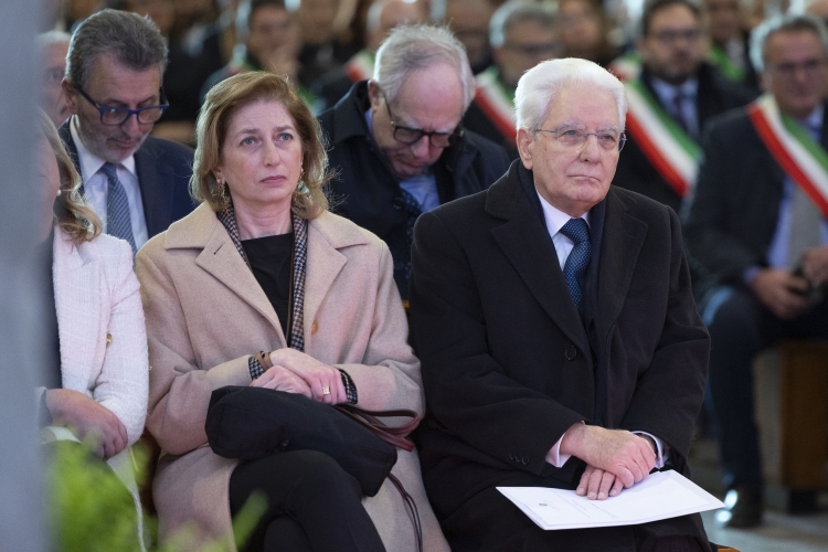 Il Presidente della Repubblica Sergio Mattarella e la Sig.ra Laura in occasione del convegno dal titolo "Mediterraneo: Mare di Pace?" 
