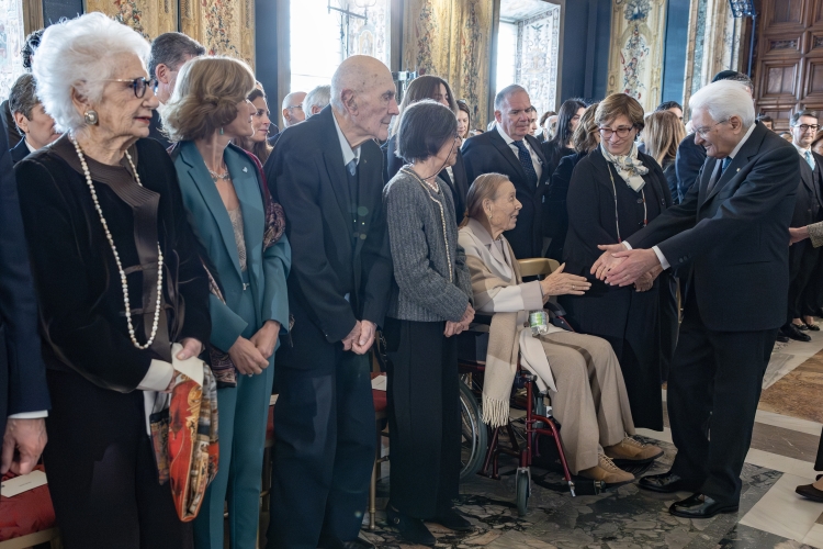 Il Presidente della Repubblica Sergio Mattarella con Edith Bruck, in occasione della celebrazione del "Giorno della Memoria" al Quirinale

 