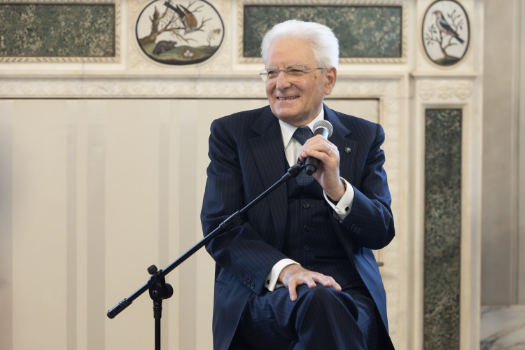 Il Presidente della Repubblica, Sergio Mattarella, incontra i partecipanti della 76^ edizione del Festival di Sanremo, accompagnati dal Conduttore e Direttore Artistico, Carlo Conti, e dalla Co-conduttrice Laura Pausini.
