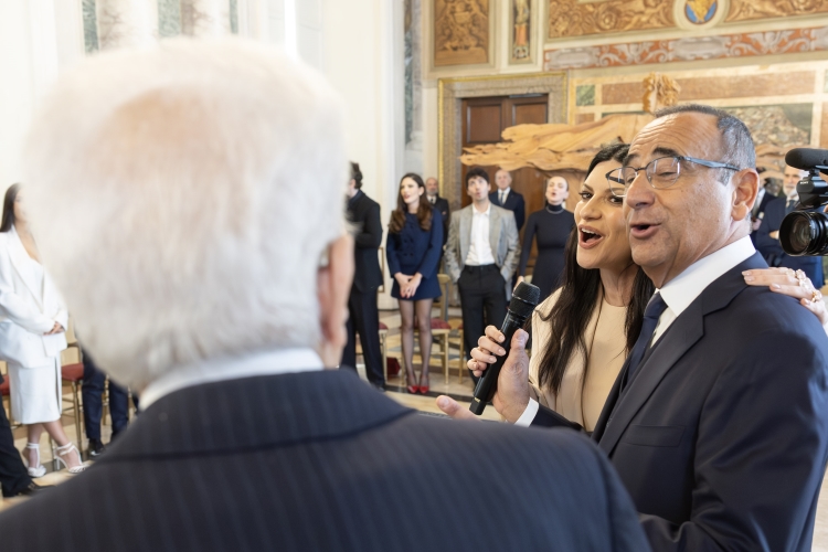 Il Presidente della Repubblica, Sergio Mattarella, incontra i partecipanti della 76^ edizione del Festival di Sanremo, accompagnati dal Conduttore e Direttore Artistico, Carlo Conti, e dalla Co-conduttrice Laura Pausini.
