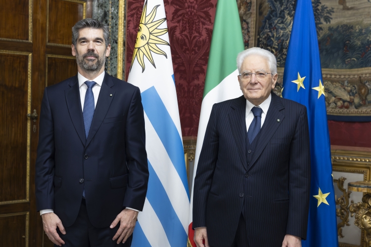 Il Presidente della Repubblica, Sergio Mattarella con S.E. Sig. Alfredo Guillermo Bogliaccini Llambi, Ambasciatore della Repubblica Orientale dell’Uruguay