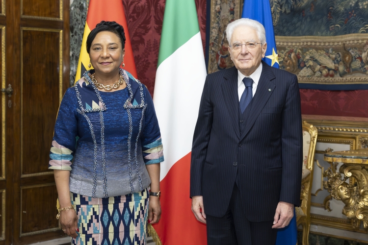 Il Presidente della Repubblica, Sergio Mattarella con S.E Sig.ra Mona-Helen Kabuki Quartey, Ambasciatore della Repubblica del Ghana
