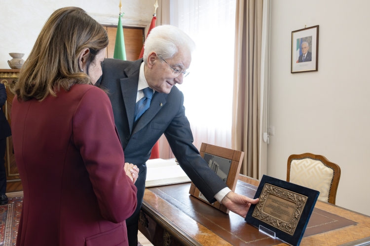 Il Presidente della Repubblica Sergio Mattarella con Antonella Polimeni, Rettrice della Sapienza Università di Roma, in occasione del convegno dal titolo “Bachelet: uomo del presente, costruttore di futuro - L’impegno civile ed ecclesiale di Vittorio, seme di speranza a 100 anni dalla sua nascita”
