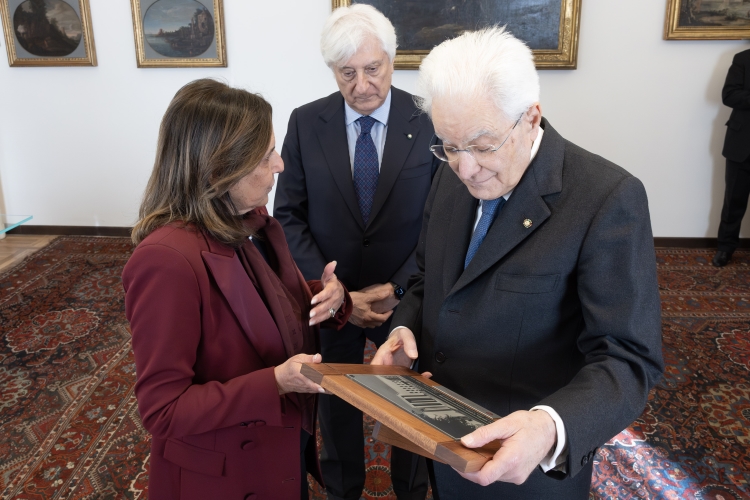 Il Presidente della Repubblica Sergio Mattarella con Antonella Polimeni, Rettrice della Sapienza Università di Roma, in occasione del convegno dal titolo “Bachelet: uomo del presente, costruttore di futuro - L’impegno civile ed ecclesiale di Vittorio, seme di speranza a 100 anni dalla sua nascita”
