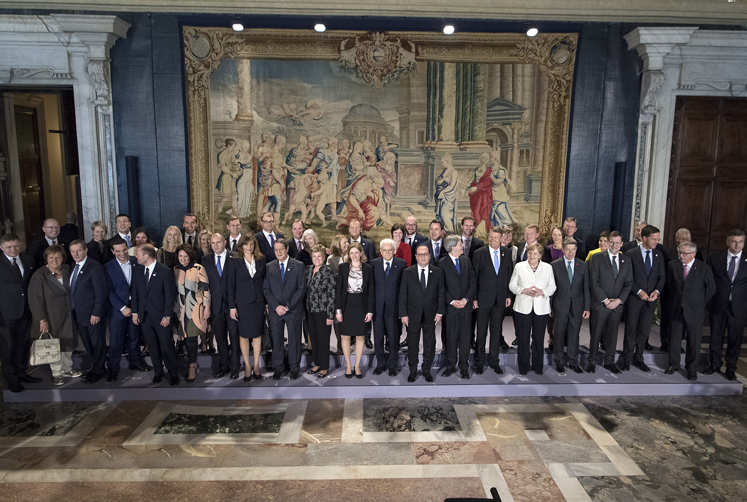 Foto di Famiglia in occasione della celebrazione al Quirinale del 60&deg; anniversario dei Trattati di Roma